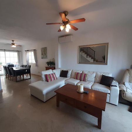 3 Bedroom Home With Amazing Views & Outdoor Spaces Манільва Екстер'єр фото