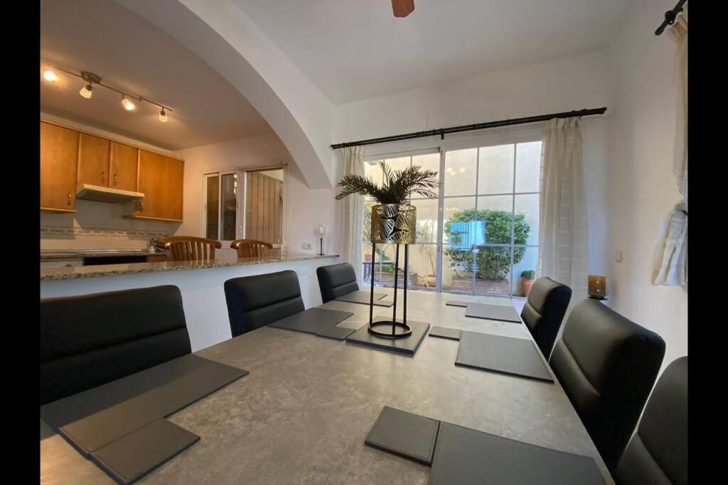 3 Bedroom Home With Amazing Views & Outdoor Spaces Манільва Екстер'єр фото