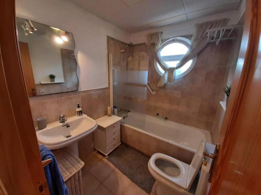 3 Bedroom Home With Amazing Views & Outdoor Spaces Манільва Екстер'єр фото