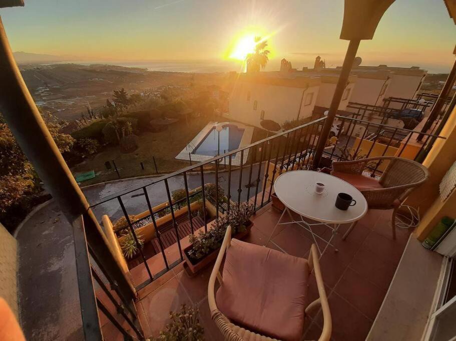 3 Bedroom Home With Amazing Views & Outdoor Spaces Манільва Екстер'єр фото