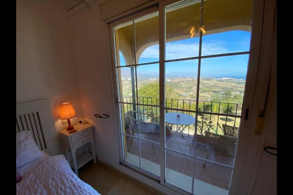 3 Bedroom Home With Amazing Views & Outdoor Spaces Манільва Екстер'єр фото